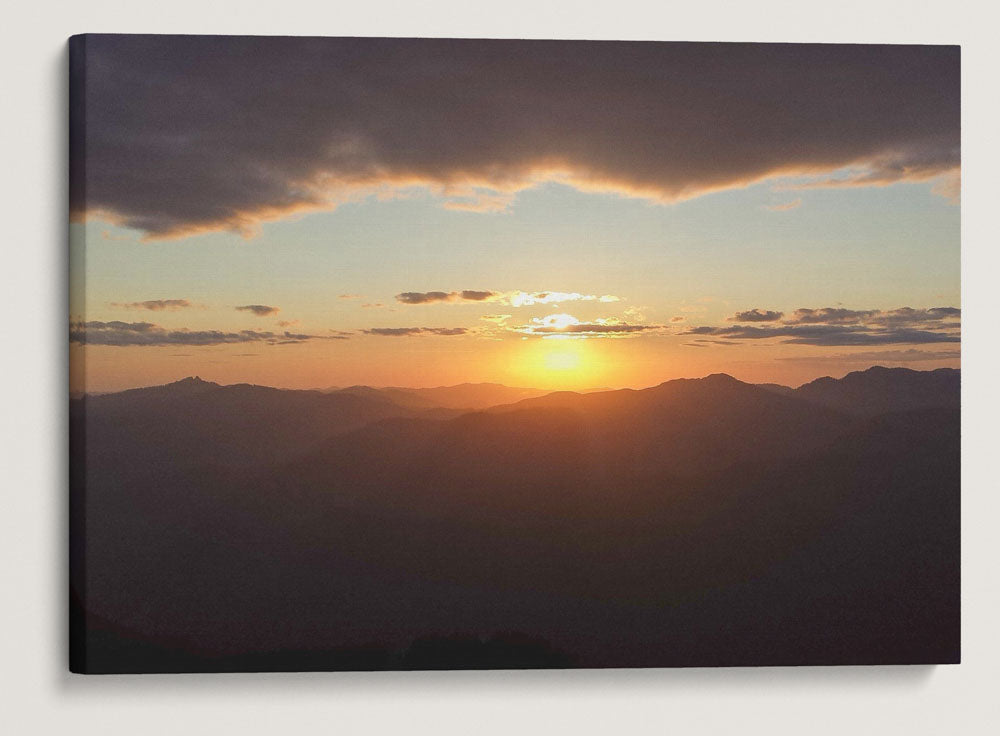 Sunset Over West Cascades Mountains, Willamette National Forest, Oregon, USA