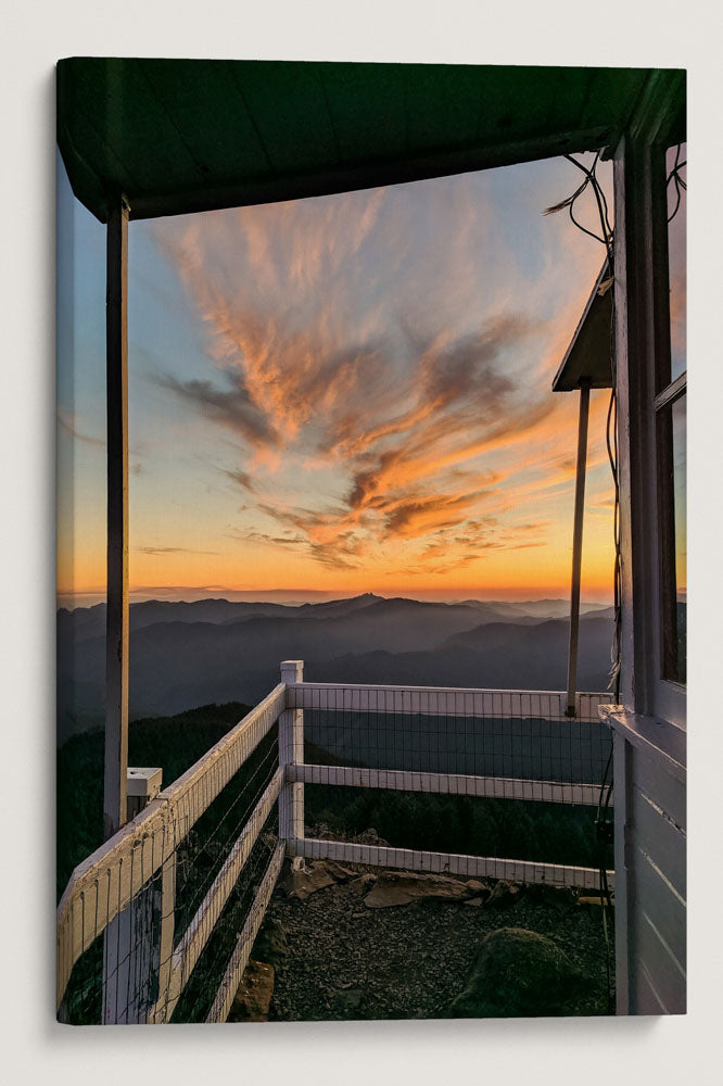 Sunset From Carpenter Mountain Fire Lookout, Willamette National Forest, Oregon, USA