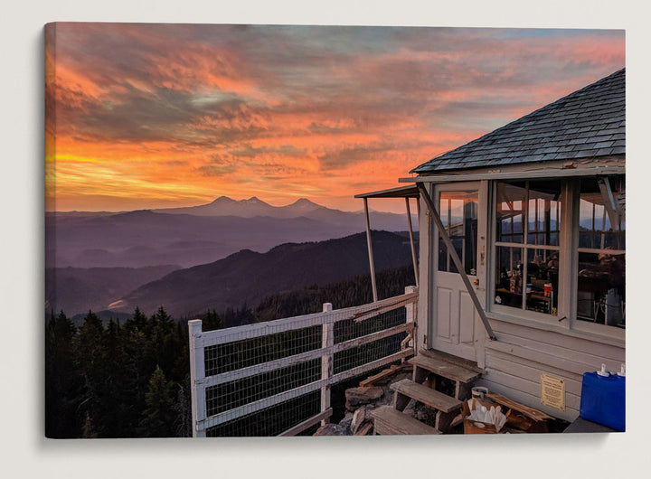 Sunrise and Three Sisters Wilderness From Carpenter Mountain Fire Lookout, Oregon, USA