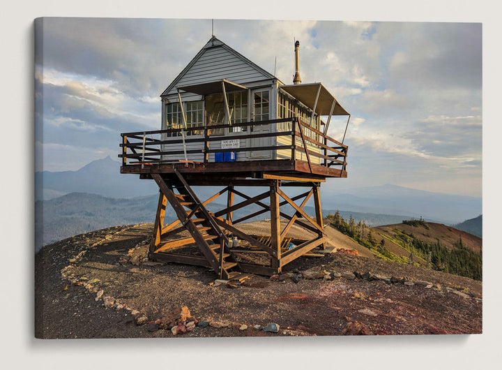 Sand Mountain Fire Lookout, Willamette National Forest, Oregon, USA