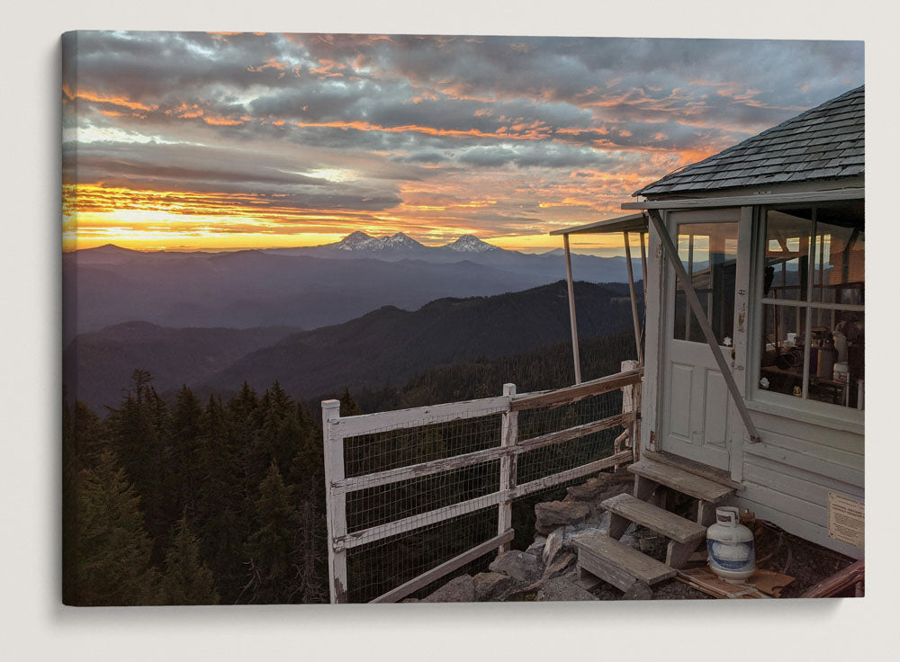 Sunrise Over Cascade Mountains From Carpenter Mountain Fire Lookout, Willamette National Forest, Oregon, USA