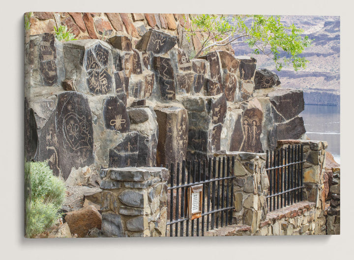 Native American Petroglyphs Interpretive Center, Gingko Petrified Forest State Park, Washington