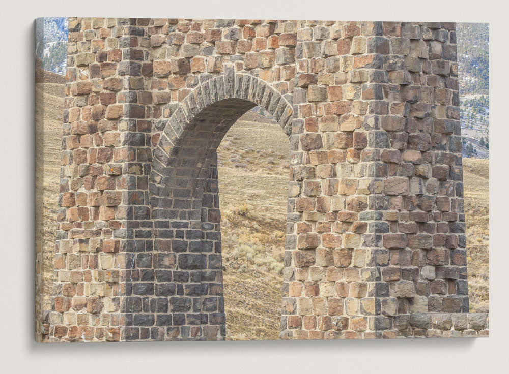 Roosevelt Arch, Yellowstone National Park Entrance, Gardiner, Montana, USA