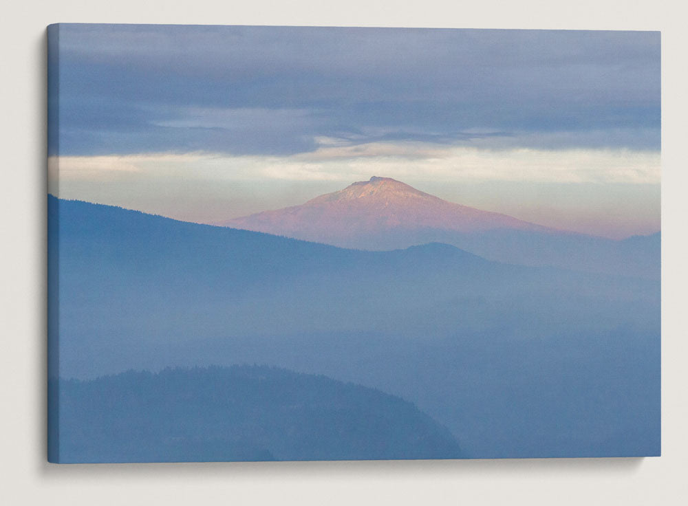 Black Butte at Sunrise, Willamette National Forest, Oregon, USA