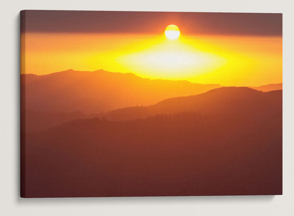 Sunset Over West Cascades Mountains, Willamette National Forest, Oregon, USA