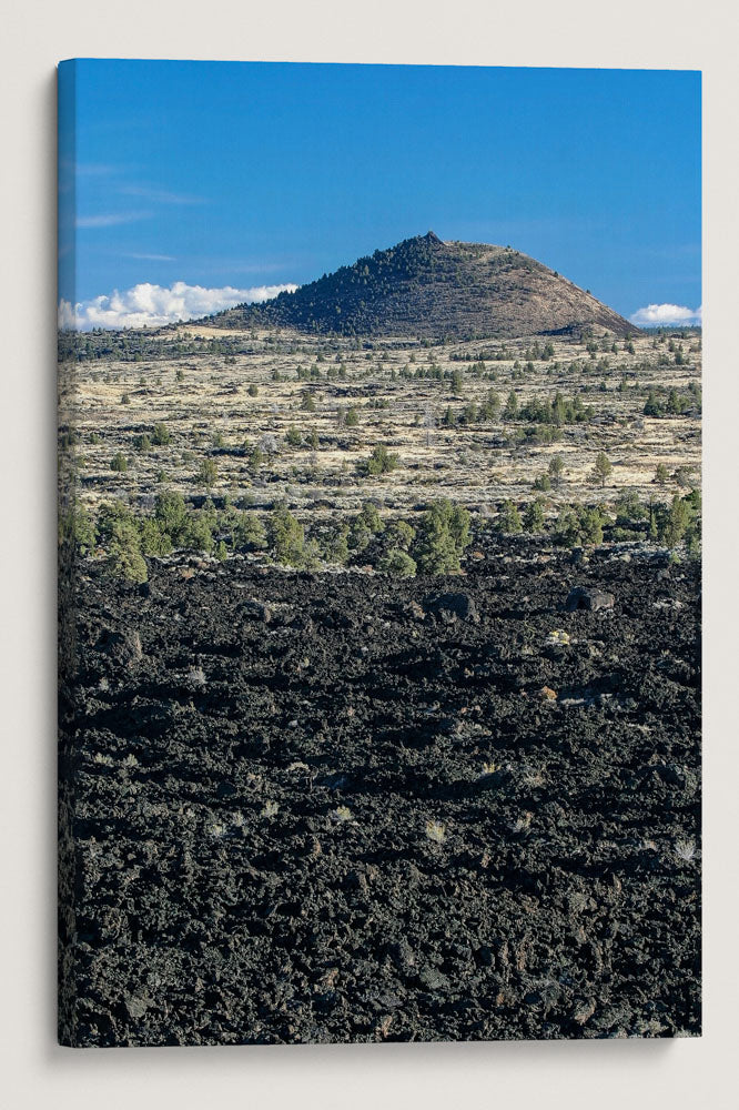 Schonchin Butte and Lava Flow, Lava Beds NM, California, USA