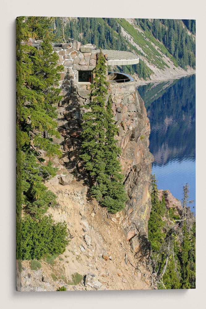 Sinnott Memorial, Crater Lake National Park, Oregon, USA