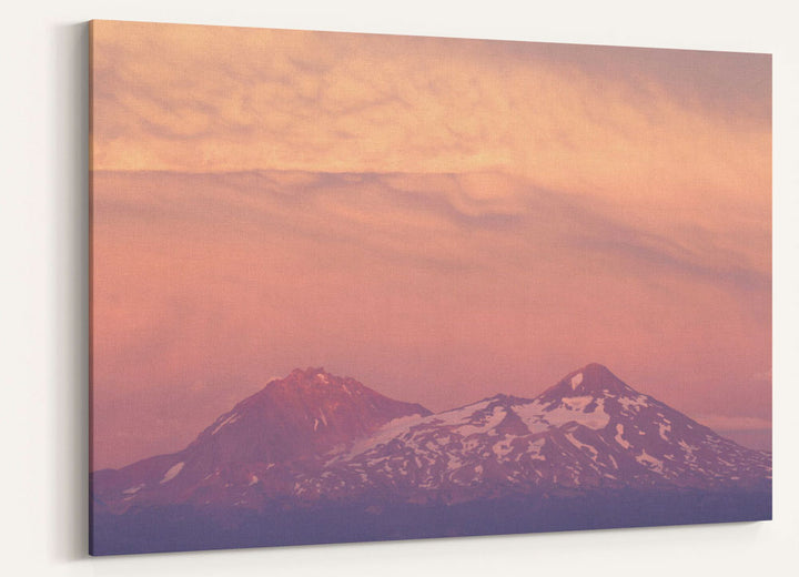 Three Sisters Wilderness with lenticular clouds at sunset, Oregon