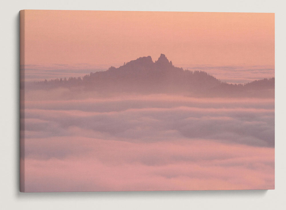 Tidbits Mountain and Marine Layer, Willamette National Forest, Oregon, USA