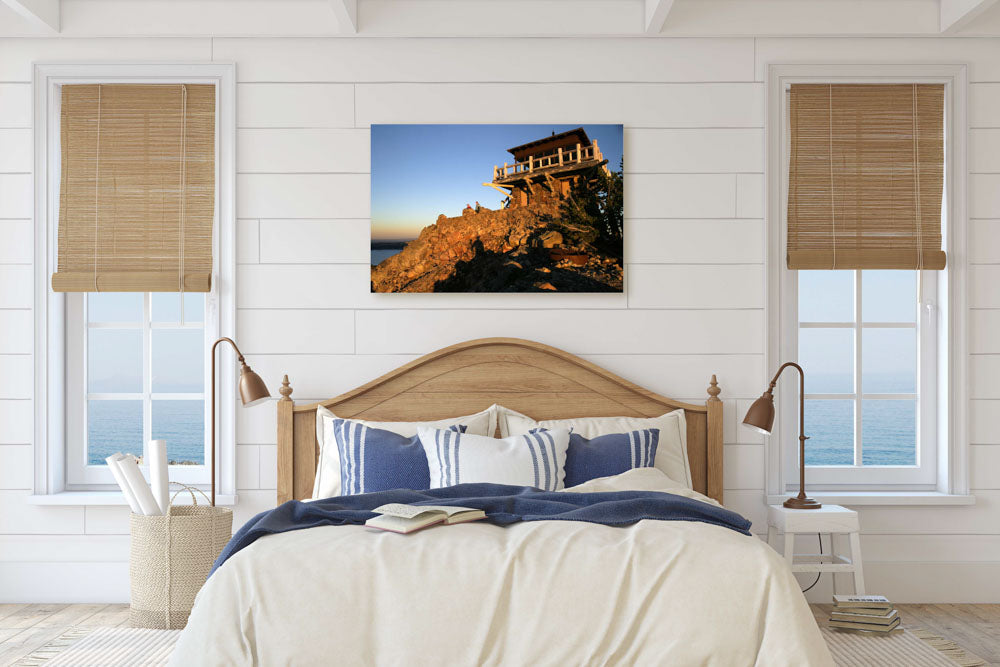 The Watchman fire lookout at sunset, Crater Lake National Park, Oregon