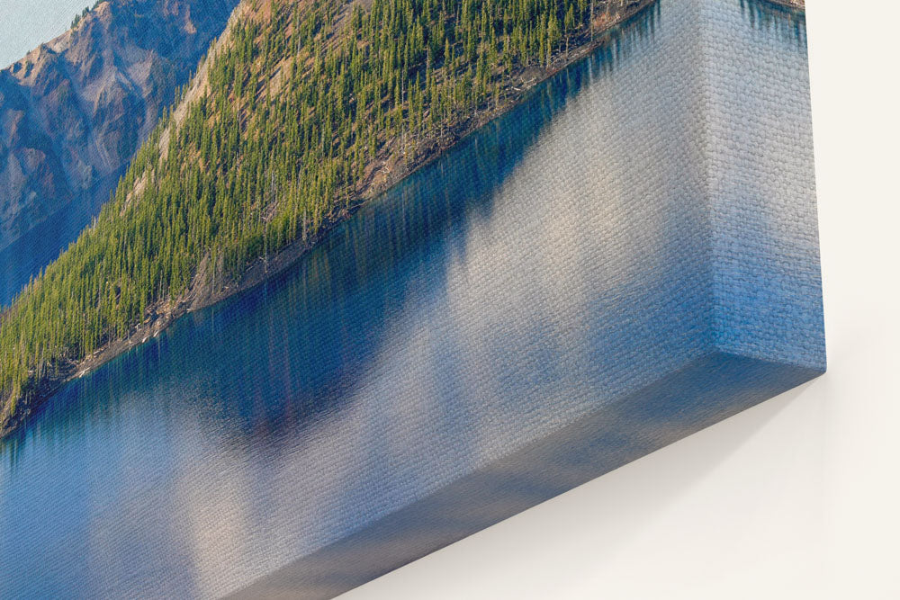 Wizard Island and Crater Lake, Crater Lake National Park, Oregon, USA