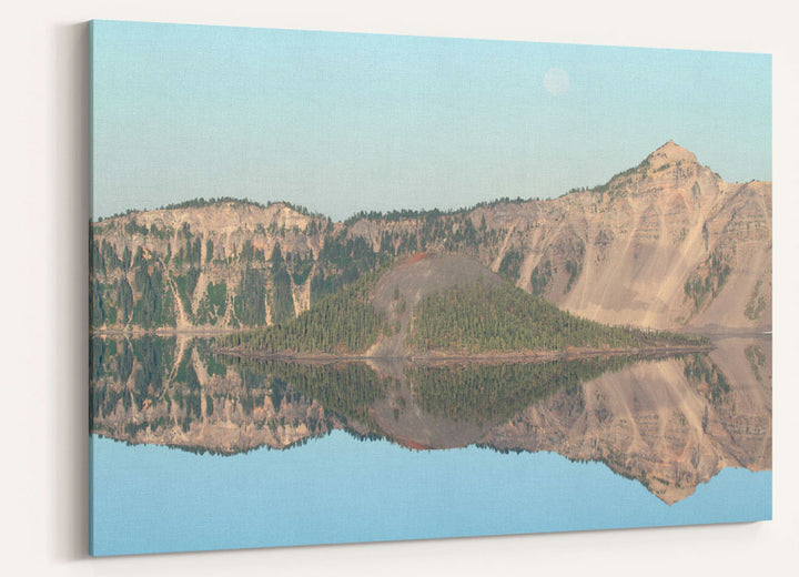 Wizard island, Crater Lake National Park, Oregon