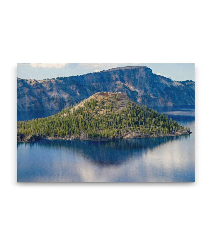 Wizard Island and Crater Lake, Crater Lake National Park, Oregon, USA