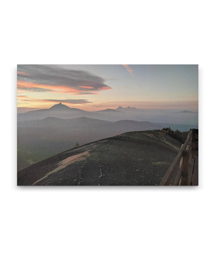 Cascades Crest Mountains from Sand Mountain Fire Lookout, Willamette National Forest, Oregon, USA