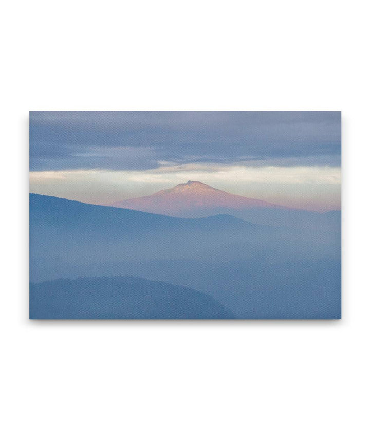 Black Butte at Sunrise, Willamette National Forest, Oregon, USA