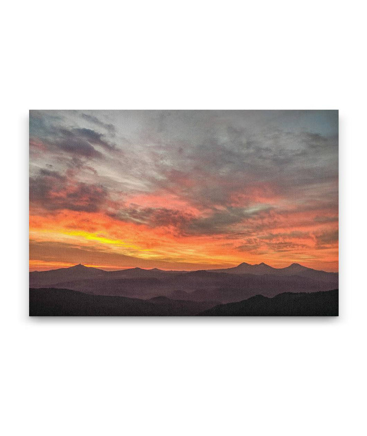 Sunrise Over Cascades Mountains, Willamette National Forest, Oregon, USA