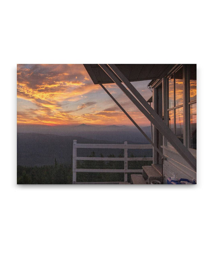 Sunrise Over Cascades Mountains Crest From Carpenter Mountain Fire Lookout, Oregon, USA