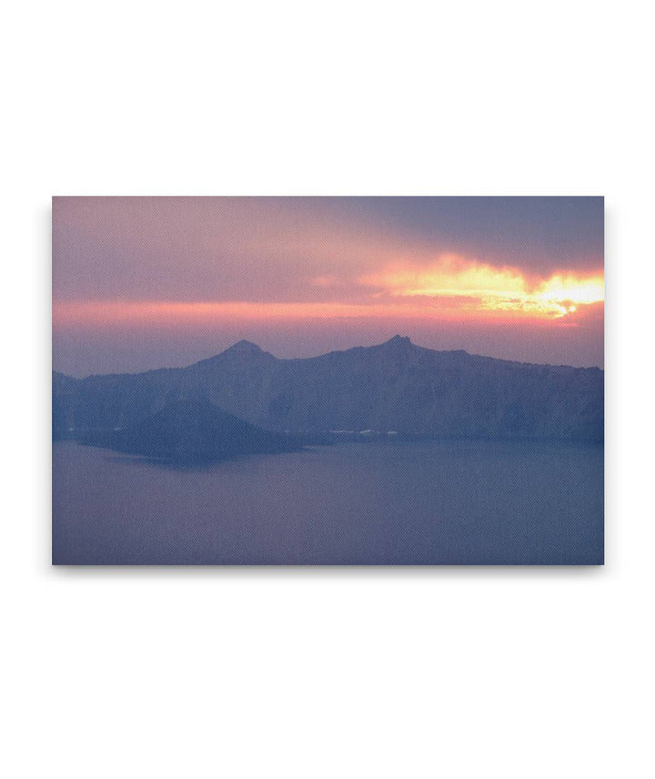 Wizard Island and Crater Lake, Crater Lake National Park, Oregon, USA