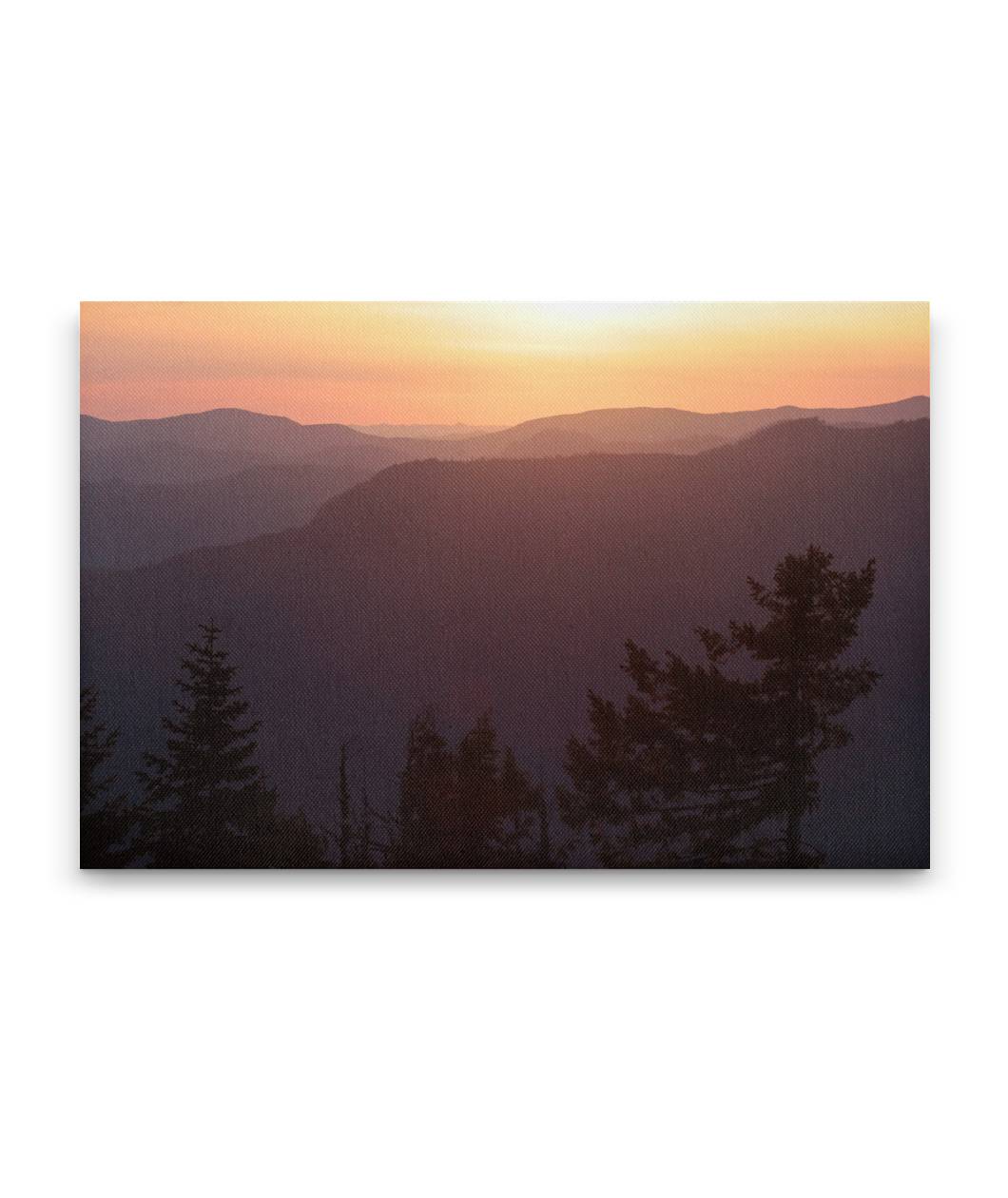 West Cascades Sunset From Illahee Rock Summit, Umpqua National Forest, Oregon, USA