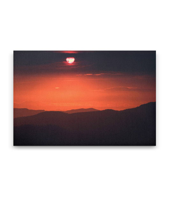 Sunset Over West Cascades Mountains, Willamette National Forest, Oregon, USA