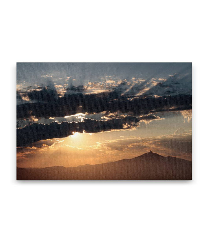 Mount Washington at sunrise with crepuscular sunrays, Willamette Forest, Oregon