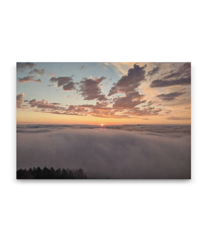 Sunset Over West Cascades Mountains, Willamette National Forest, Oregon, USA