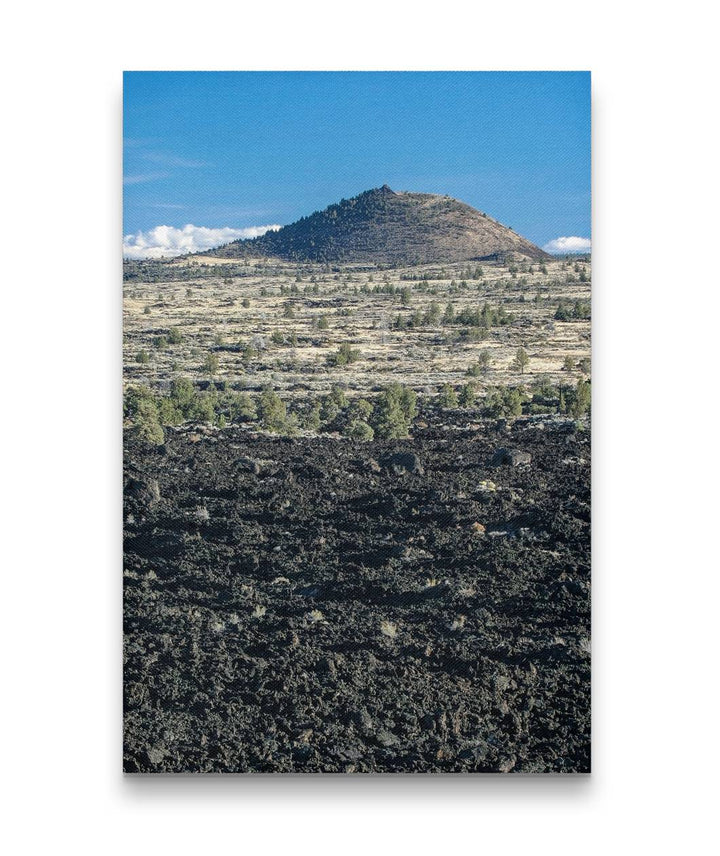 Schonchin Butte and Lava Flow, Lava Beds NM, California, USA