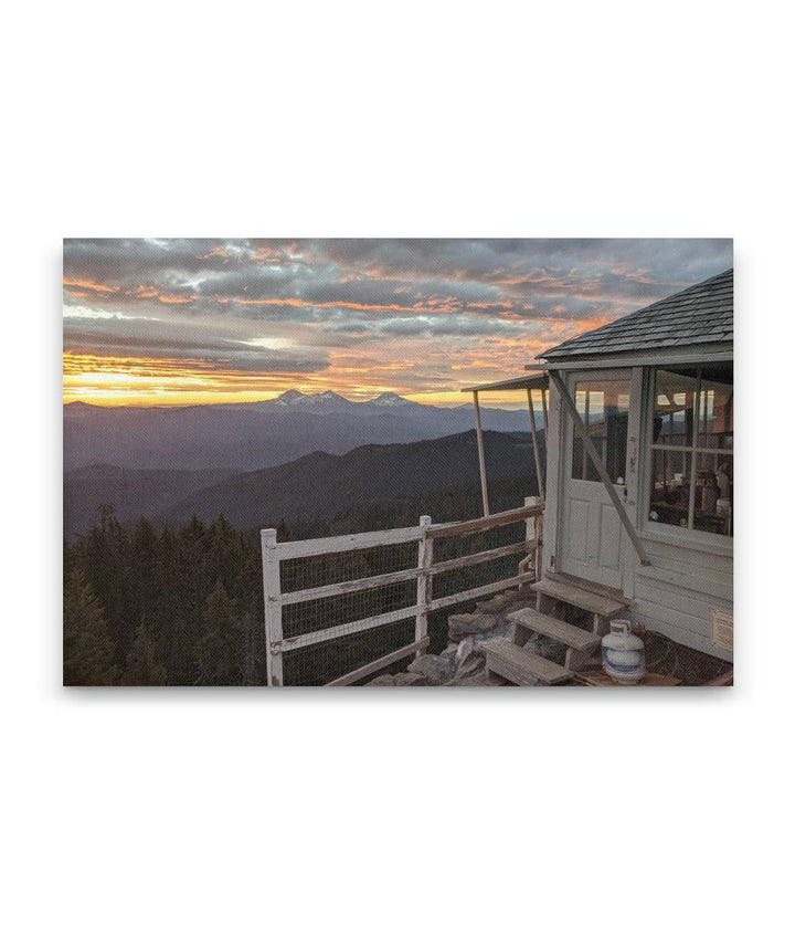 Sunrise Over Cascade Mountains From Carpenter Mountain Fire Lookout, Willamette National Forest, Oregon, USA