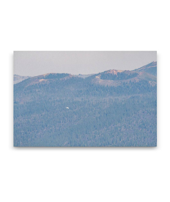 Helicopter Passing Sand Mountain, Willamette National Forest, Oregon, USA