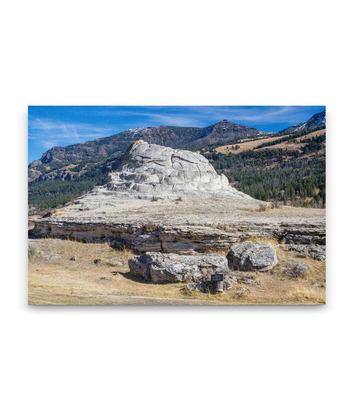 Soda Butte, Lamar Valley, Yellowstone National Park, Wyoming, USA