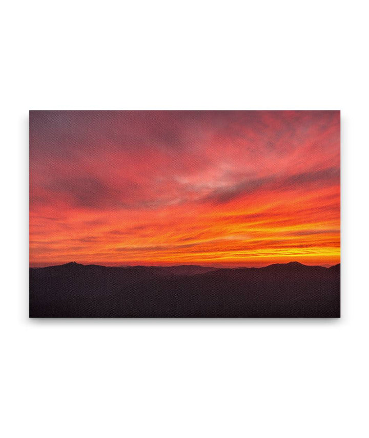 Sunset Over Cascades Mountain, Willamette National Forest, Oregon, USA