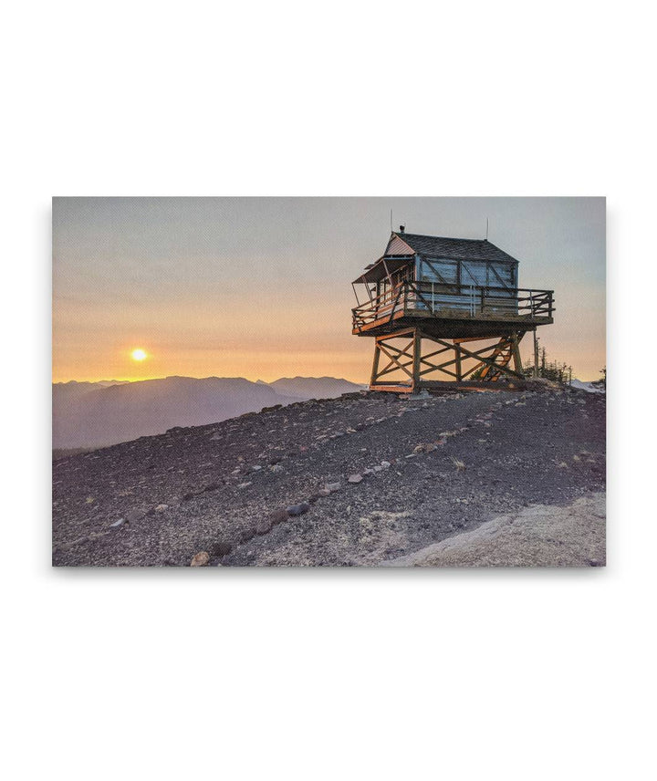 Sunset and Sand Mountain Fire Lookout, Willamette National Forest, Oregon, USA