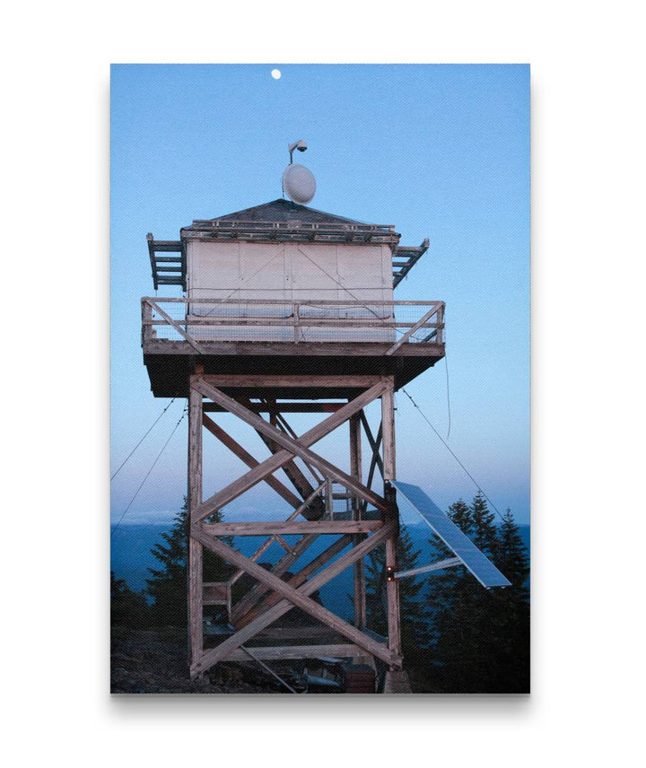 Illahe Rock Fire Lookout and Moon, Umpqua National Forest, Oregon